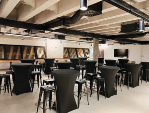 znajmljivanje barskih stolova za sve vrste događaja: svadbe, proslave, konferencije, kokteli. Različiti modeli (visoki, niski). Pozovite nas za ponudu!