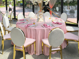 Svetlo roze stolnjaci za najmlađe