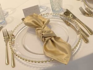 Luksuzne satenske salvete i escajg