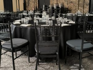 Crne stolice Tiffany iznajmljivanje